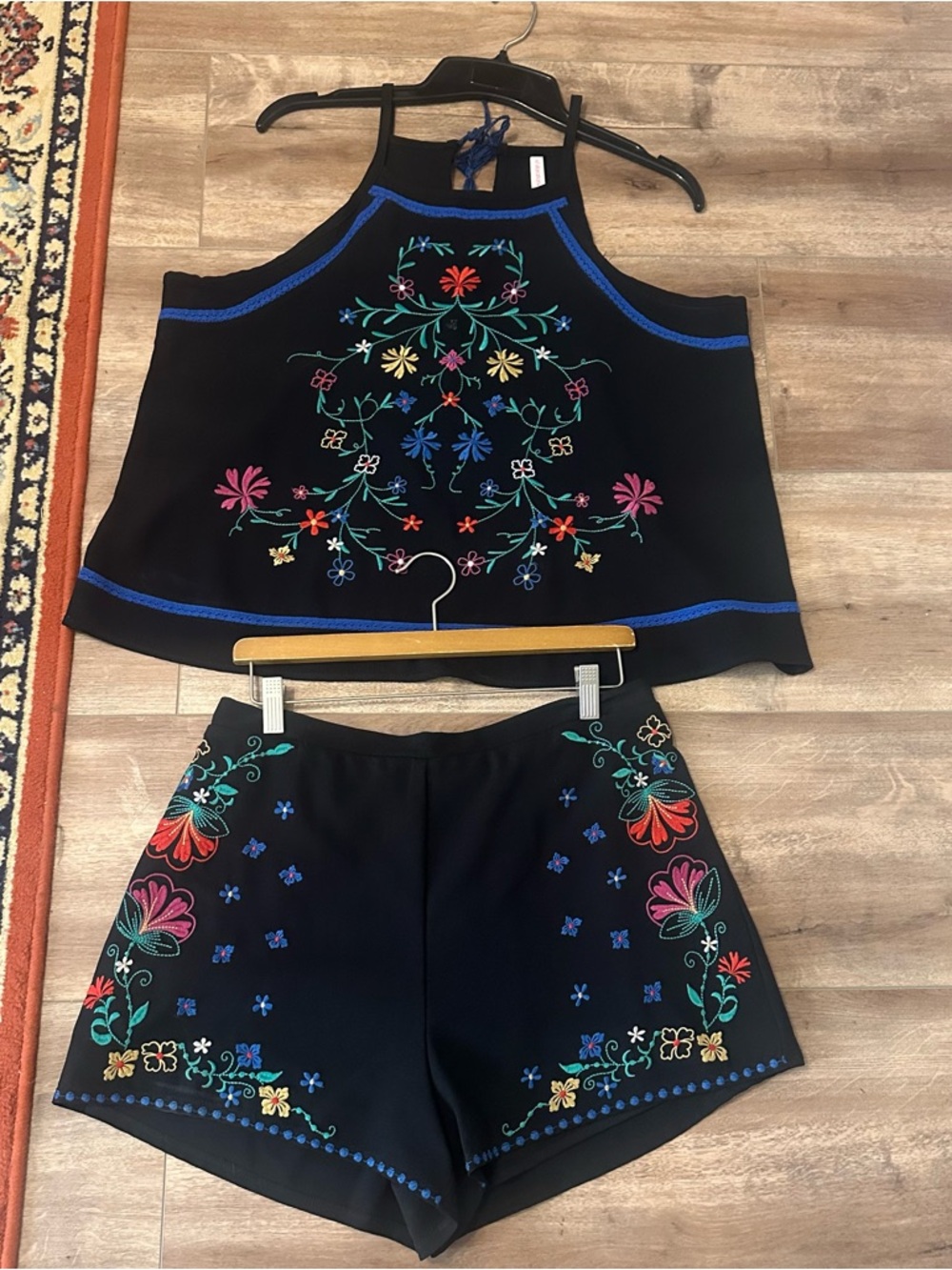 Xhilaration floral Embroidered shorts set